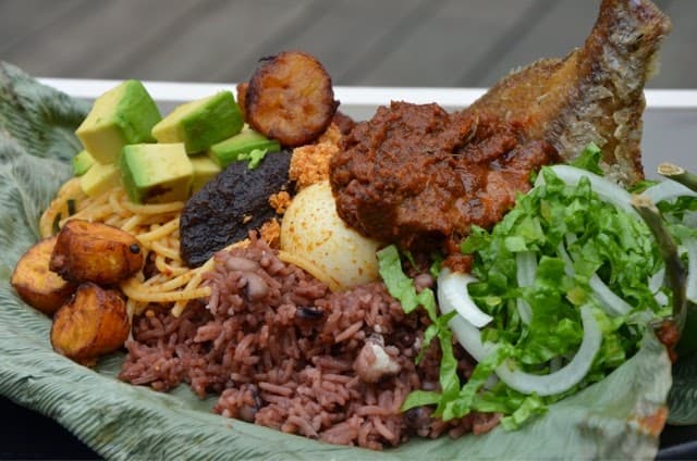 Waakye with (Meat, Fish, Chicken )- with gari, spaghetti, shito (Medium)